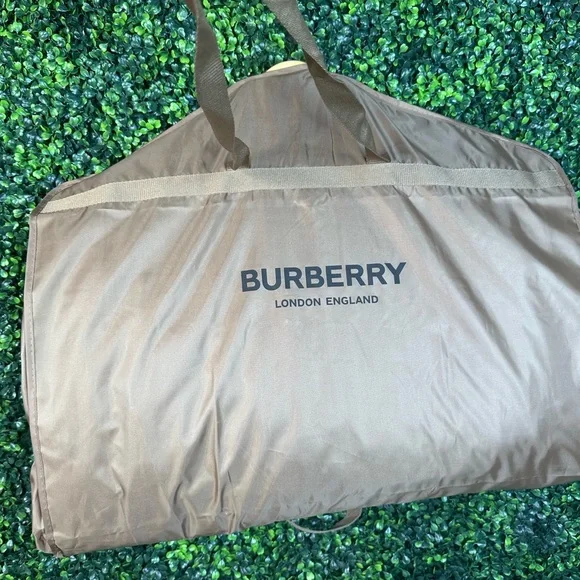 Burberry quilted jacket nwt